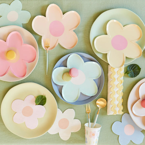 Happy Flowers Shaped Plates